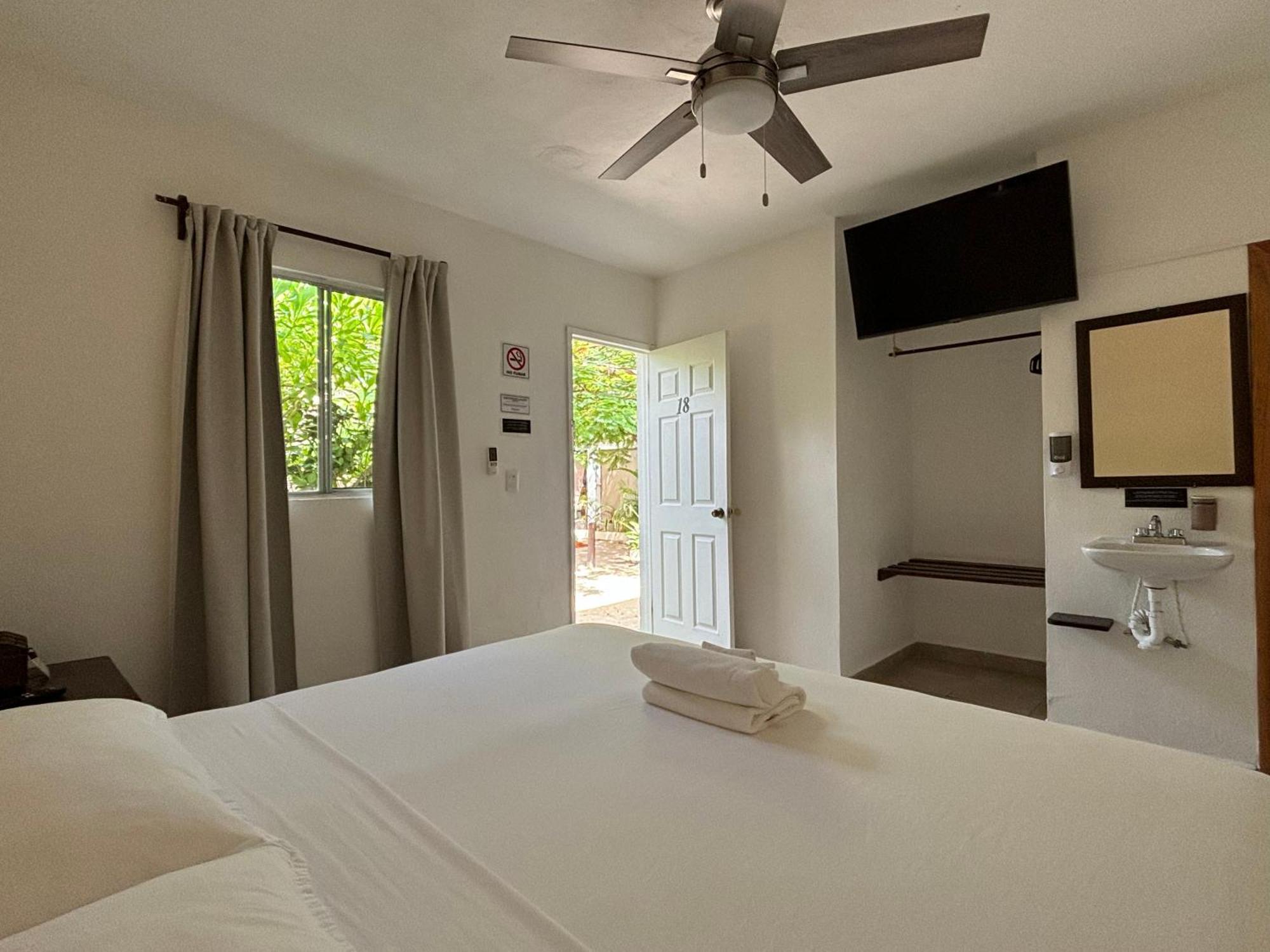 La Diosa Kali Beach Front Hotel Isla Holbox Exterior photo